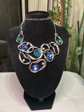 Boutique Blue & Green Chunky Statement Bib Necklace Silver Tone Jewel Tone